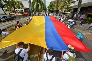 Polémica en Antioquia por mujeres que aparecieron semidesnudas en Guatapé