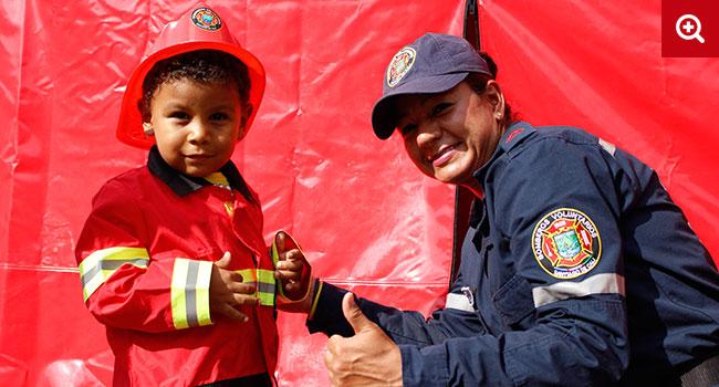 Los Bomberos también capacitan a la comunidad para prevenir los incendios.