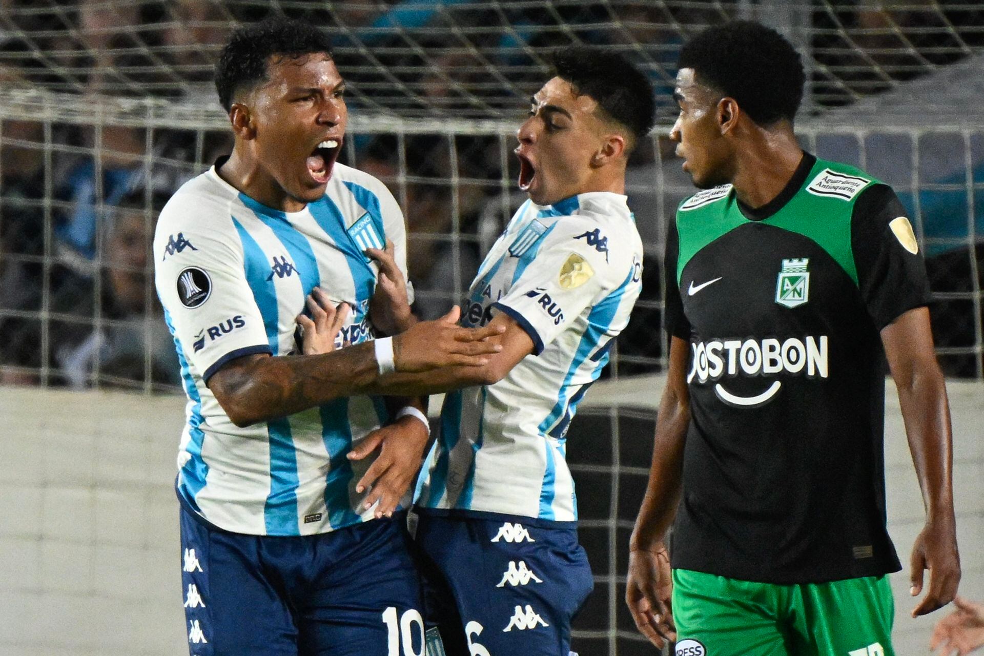 Racing converte dois pênaltis, mas perde para o Atlético Nacional pela  Libertadores fora de casa, libertadores