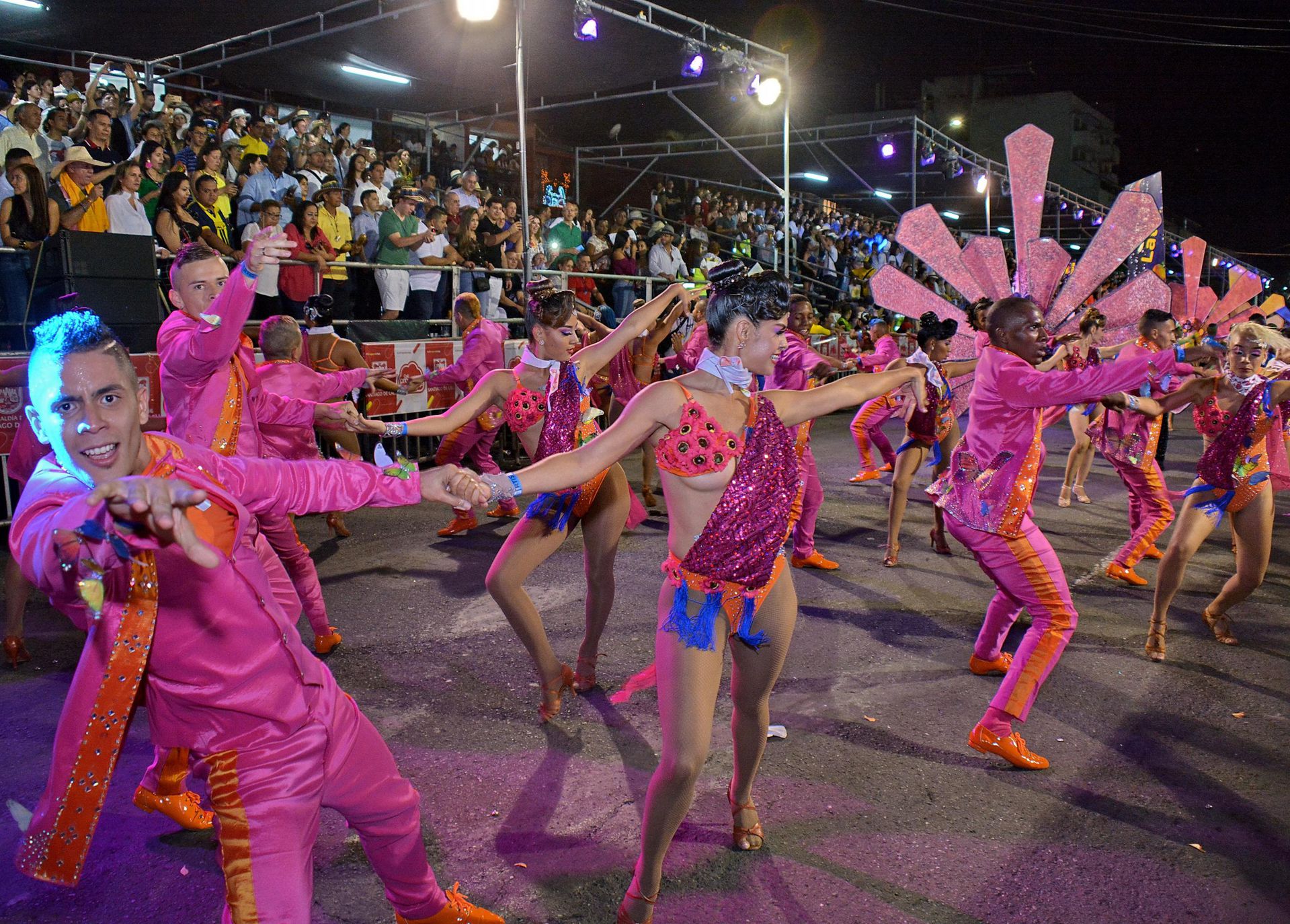 ¡llenos De Pasión Y Sabor Así Se Vieron Los Bailarines Del Salsódromo De La Feria De Cali 5499