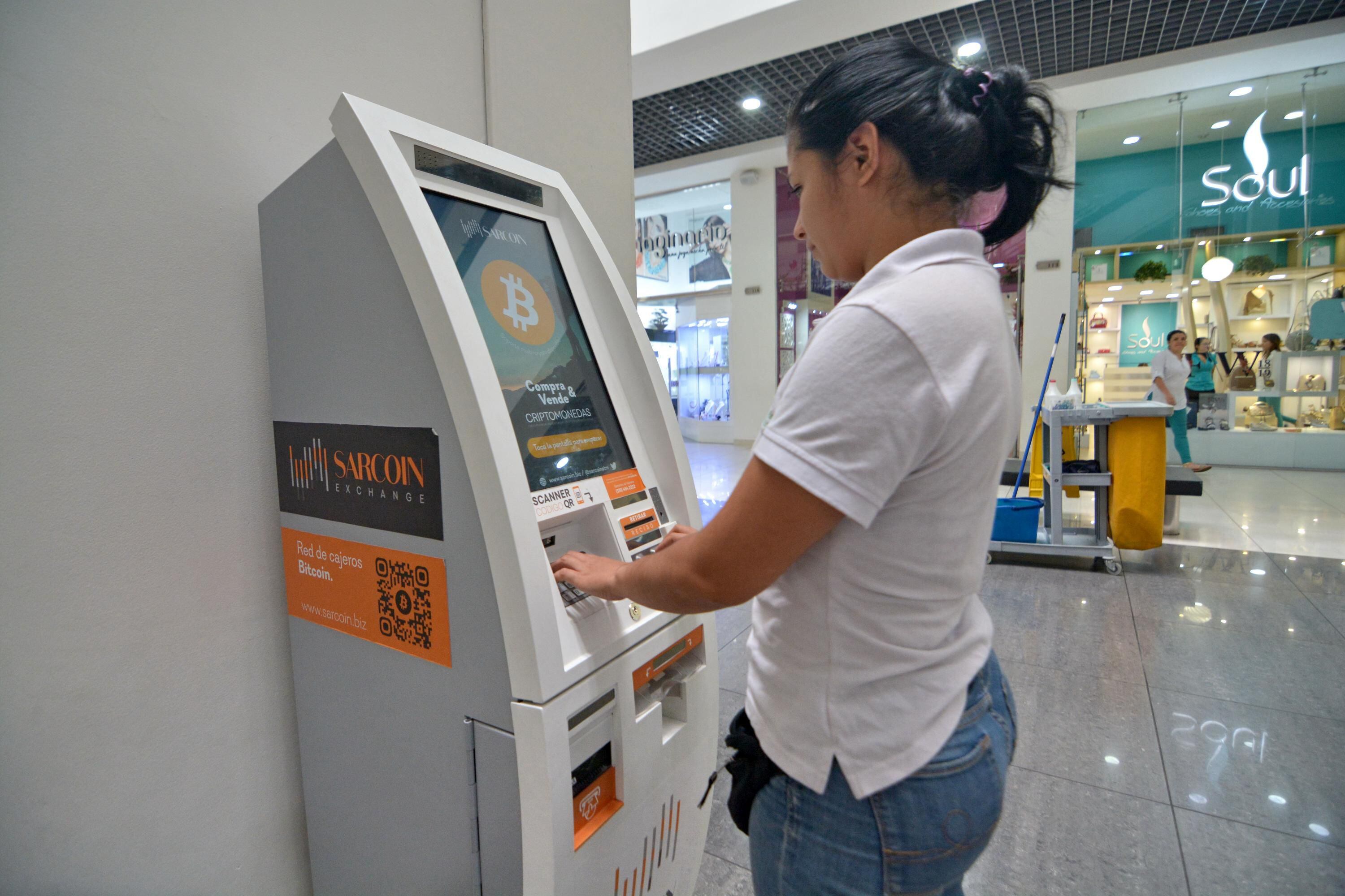 Así funcionan en Cali los 4 cajeros donde se compra y se vende monedas  virtuales