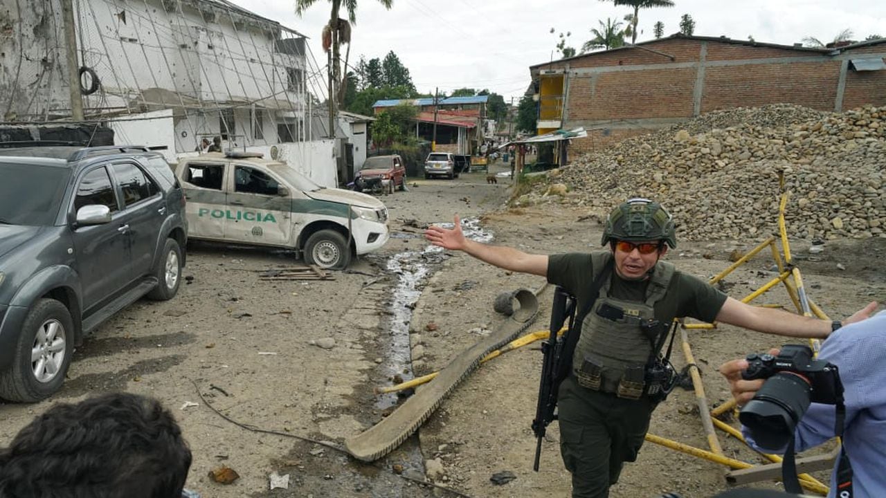 Ataque a estación de policía de Morales cauca por parte de disidencias de las FARC