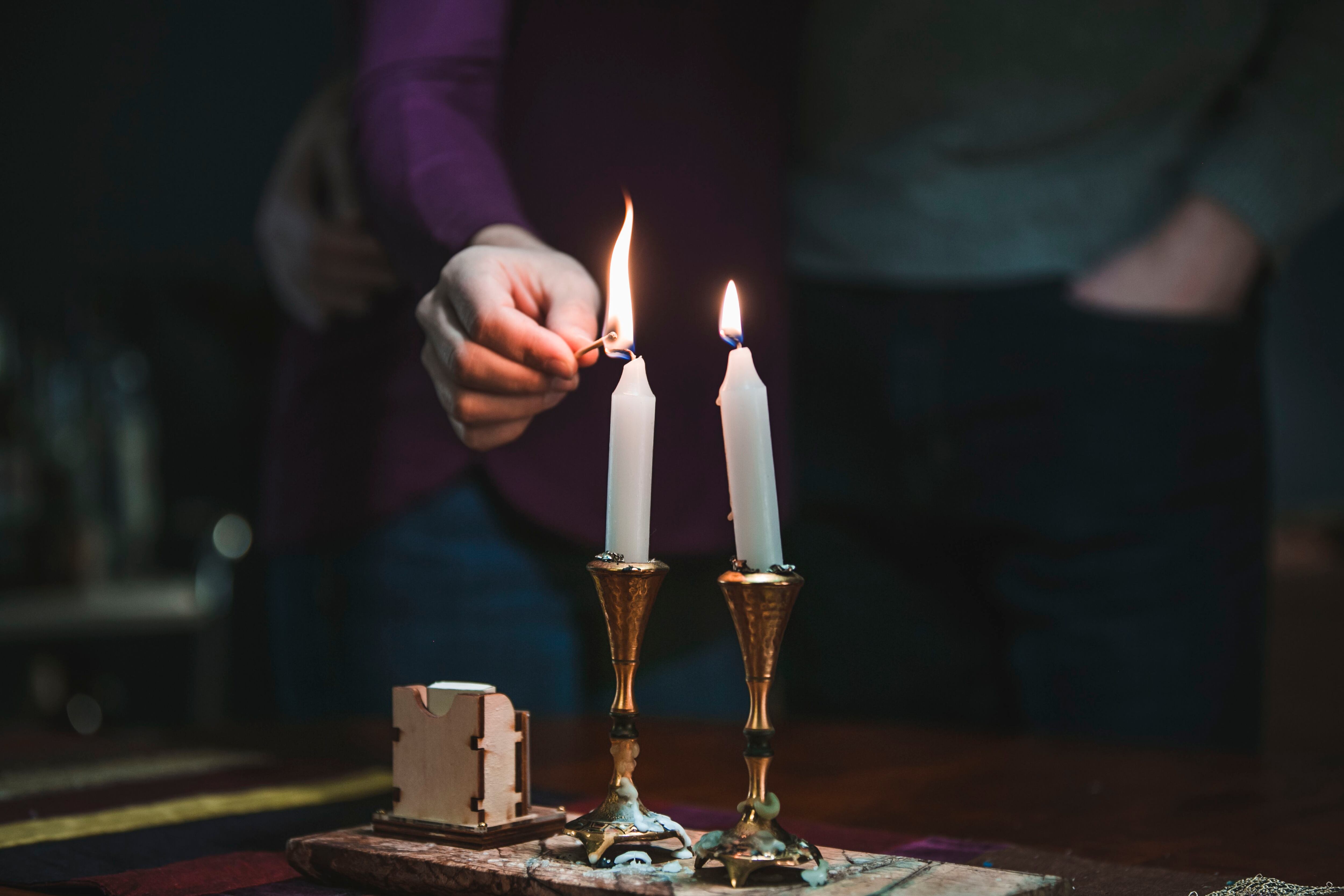 El poderoso RITUAL CON VELAS BLANCAS para atraer dinero y abundancia en  noviembre - El Cronista