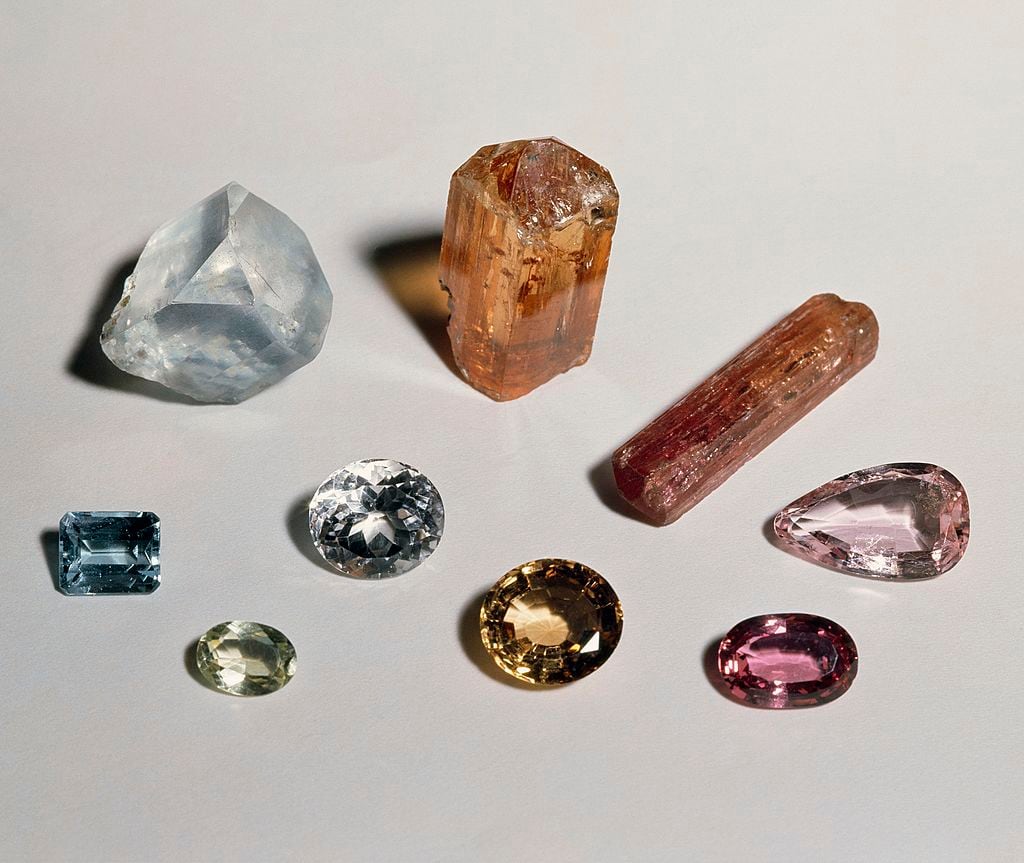 Minerales y piedras preciosas capturados con una iluminación