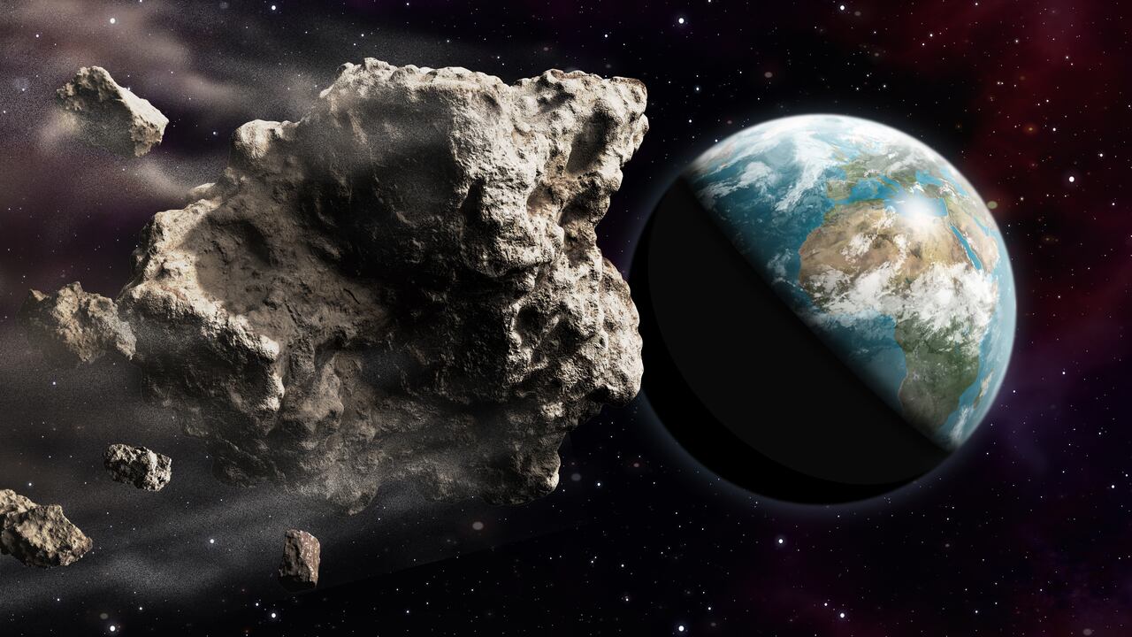 Asteroide pasará muy cerca de la Tierra en los próximos días, ¿es peligroso?