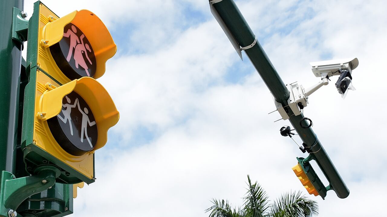 Instalación de Semáforos Inteligentes en Cali