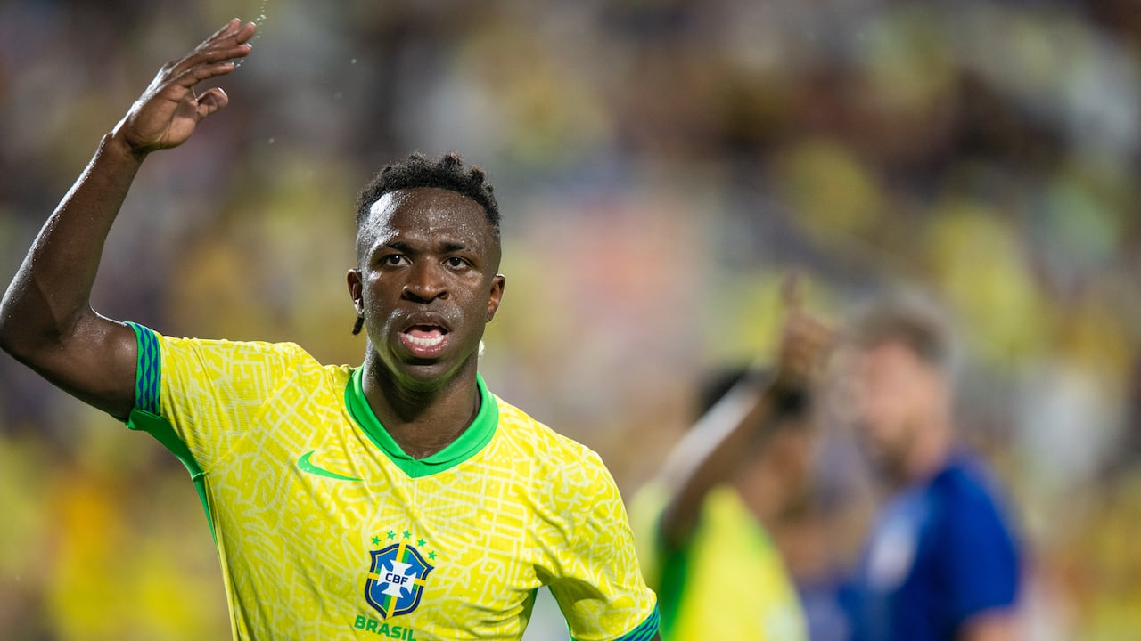 ORLANDO, FL - JUNE 12: Vinicius Junior #7 of Brazil gets the fans excited during an international friendly game between Brazil and USMNT at Camping World Stadium on June 12, 2024 in Orlando, Florida. (Photo by Jeremy Reper/ISI Photos/Getty Images)
