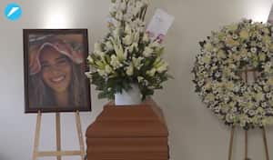 Familiares y amigos asistieron para darle un último adiós a Alejandra Villafañe Osorio.