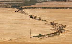 Vista general de un río afectado por la sequía en Overberg, Sudáfrica.
