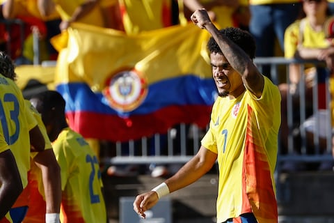 EAST HARTFORD, CT - JUNE 15:  Luis Diaz #7 of Colombia raises his fist after scoring against Bolivia during the first half of their international friendly match at Pratt & Whitney Stadium on June 15, 2024 in Hartford, Connecticut.(Photo By Winslow Townson/Getty Images)