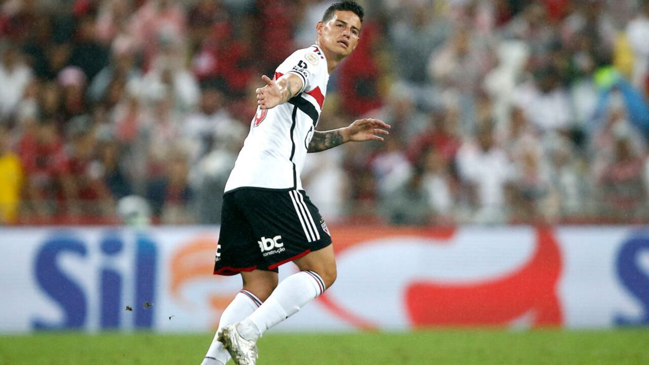 RIO DE JANEIRO, BRAZIL - AUGUST 13: James Rodriguez of Sao Paulo gestures during the match between Flamengo and Sao Paulo as part of Brasileirao 2023 at Maracana Stadium on August 13, 2023 in Rio de Janeiro, Brazil. (Photo by Wagner Meier/Getty Images)