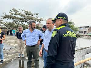 El Alcalde, Alejandro Eder, el comandante de la Policía de Cali, coronel Carlos Oviedo y el secretario de Seguridad, Jairo García, hicieron parte de la intervención.