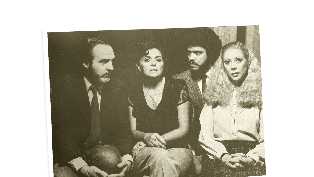 Kepa Amuchastegui, Fanny Mikey, Luis Eduardo Arango y Consuelo Luzardo en la obra de teatro 'Quién le teme a Virginia Wolf'.