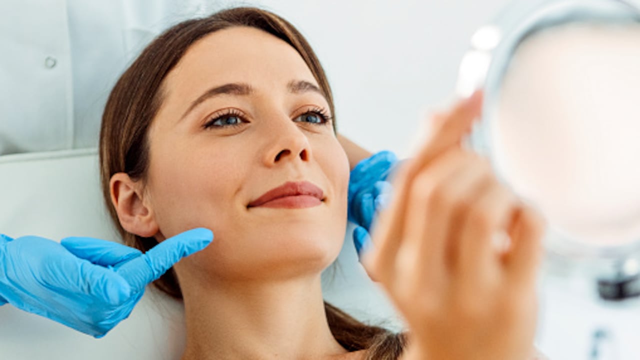 Algunos procesos dermatológicos no invasivos pueden prevenir las arrugas.