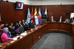 Canciller Álvaro Leyva asiste a un debate de control político en la Comisión Segunda del Senado
