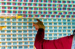 En promedio, cada semana, la Beneficencia del Valle vende  $820 millones en billetes de la Lotería del Valle en la región y en Colombia.