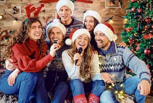 Otros de los villancicos en inglés que han interpretado artistas pop son: ‘Santa Claus is coming to town’, ‘This Christmas’, ‘My Christmas tree’ y ‘Carol of the bells’.