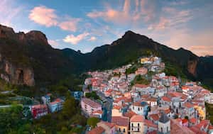 Orsomarso es un pequeño pueblo del sur de Italia, y está rodeado de montañas.