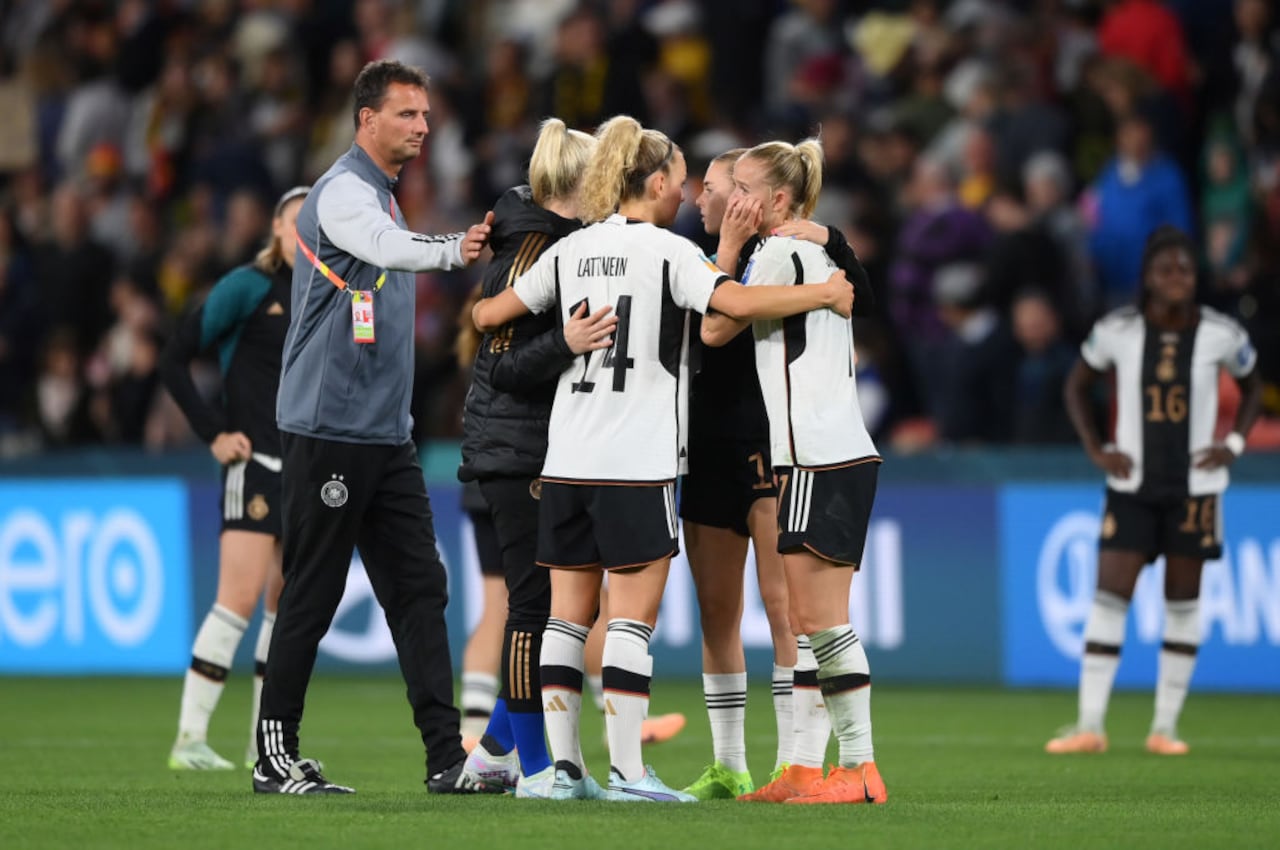 BRISBANE, AUSTRALIA - AUGUST 03: Germany players look dejected after the team's elimination from the tournament during the FIFA Women's World Cup Australia & New Zealand 2023 Group H match between South Korea and Germany at Brisbane Stadium on August 03, 2023 in Brisbane, Australia. (Photo by Justin Setterfield/Getty Images)