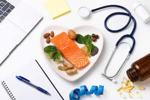 Los alimentos ricos en omega 3 son favorables para incluir en una dieta tendiente a controlar el colesterol.