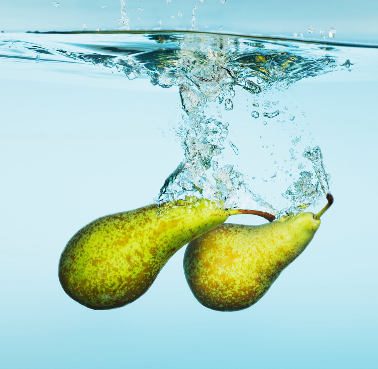 Encuentre la respuesta a cómo utilizar el agua de pera para combatir el colesterol alto y controlar los niveles de azúcar en la sangre.
