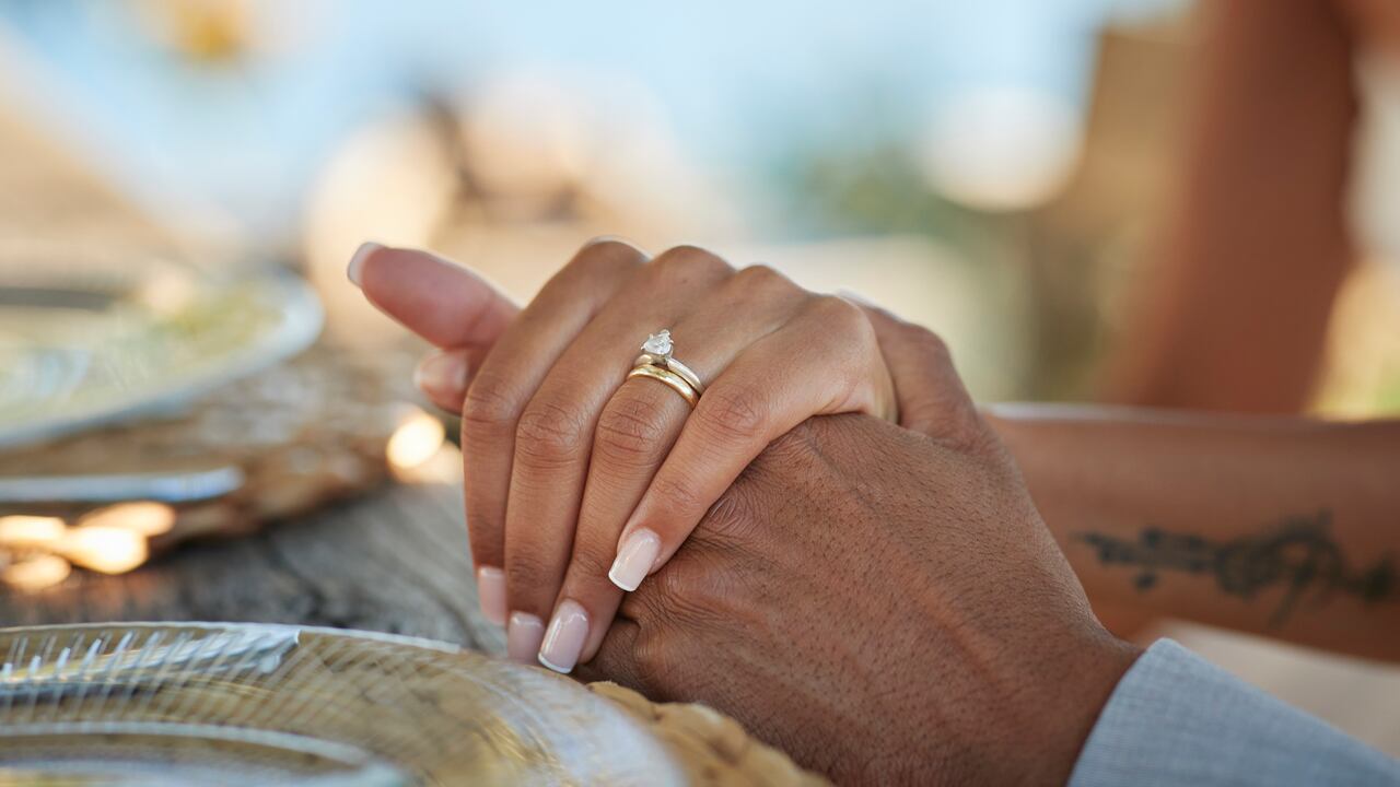 La investigación se enfoca en el vínculo sagrado y lo que dice la Biblia sobre vivir juntos sin el compromiso del matrimonio.