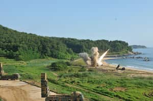 Lanzamiento de un misil, dentro del Mar del Este, durante el ejercicio conjunto de capacidad de lanzamiento de precisión entre Corea del Sur y Estados Unidos.