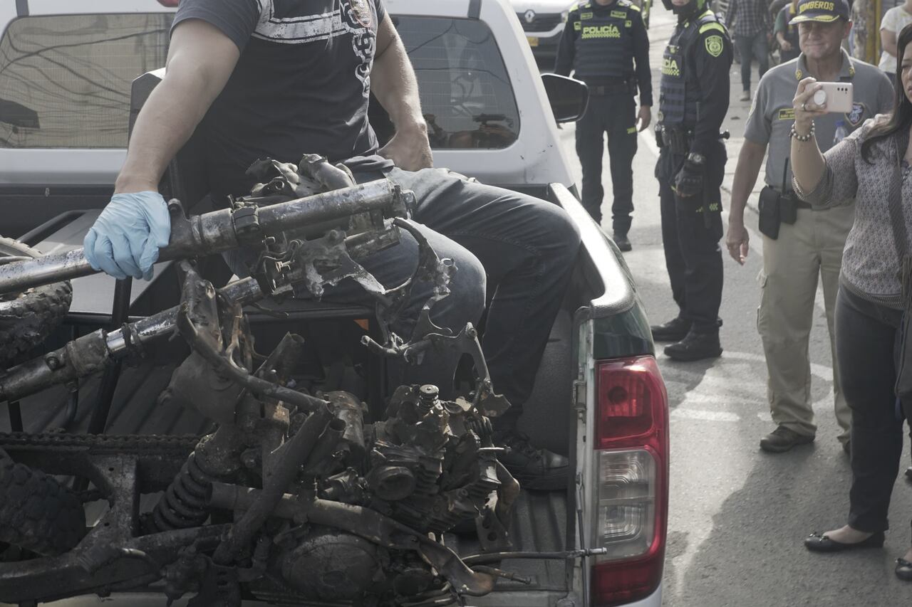Atentado con una moto cargada de explosivos en jamundí Valle