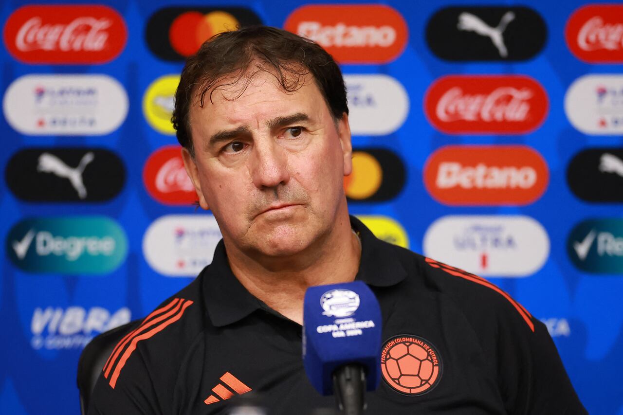 HOUSTON, TEXAS - JUNE 23: Nestor Lorenzo, coach of Colombia speaks during a press conference ahead of the CONMEBOL Copa America group stage match against Paraguay at NRG Stadium on June 23, 2024 in Houston, Texas.   Hector Vivas/Getty Images/AFP (Photo by Hector Vivas / GETTY IMAGES NORTH AMERICA / Getty Images via AFP)