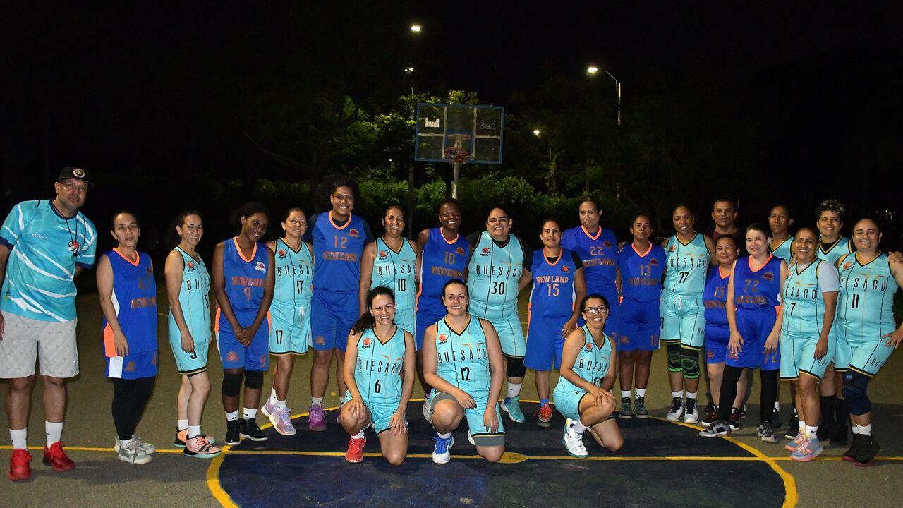 Equipos de baloncesto, conformados por personas caleñas y migrantes venezolanos, jugaron un partido amistoso en el barrio Mariano Ramos en garantía  de la integración sociocultural en los territorios.