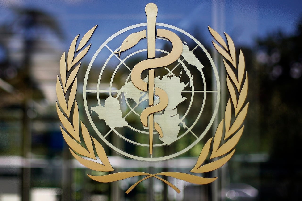 ARCHIVO - El logotipo de la Organización Mundial de la Salud visto en la sede de la OMS en Ginebra, Suiza, 11 de junio de 2019. (AP Foto/Anja Niedringhaus, Archivo)