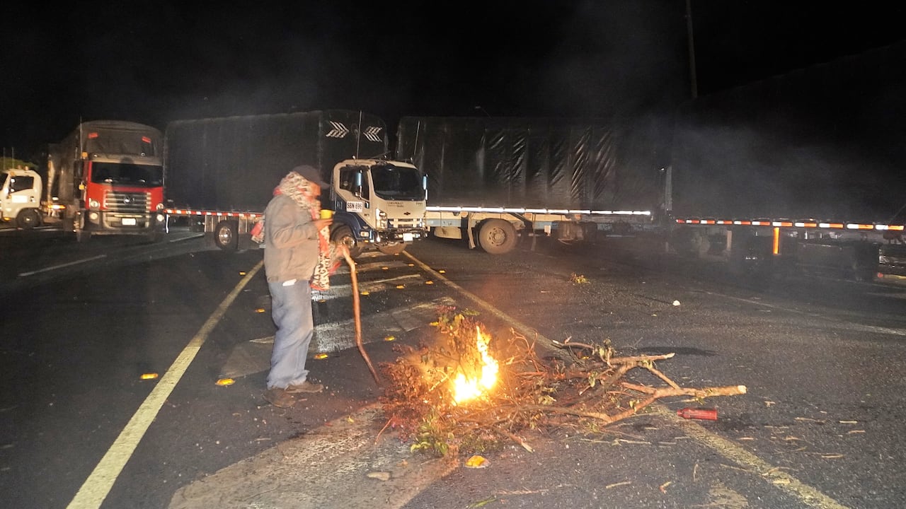 Paro y bloqueo de camioneros en Ipiales Nariño