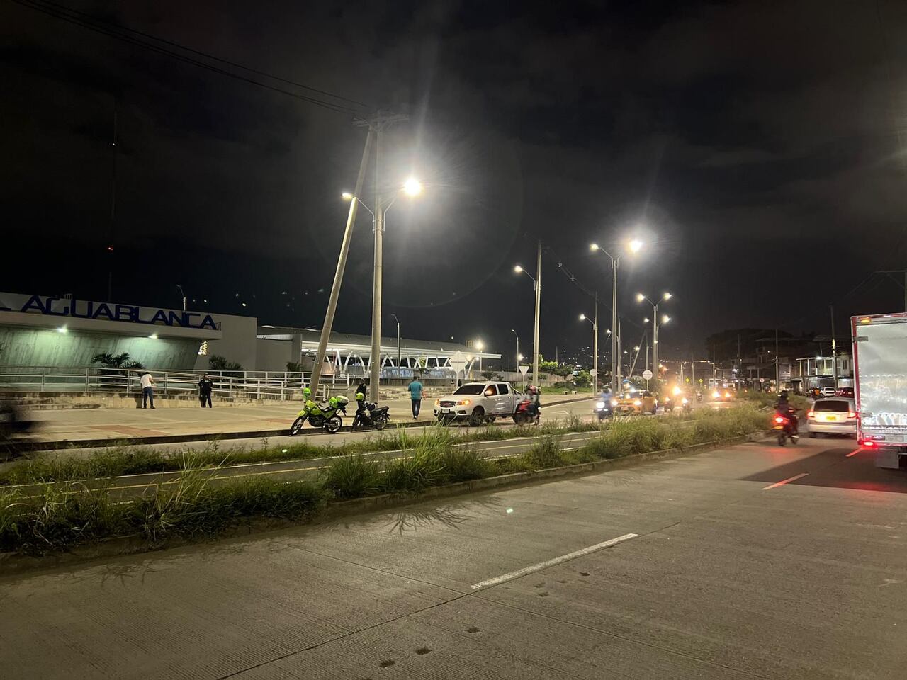 Cerca de 40 luminarias fueron cambiadas en la terminal de Aguablanca del MÍO.