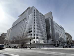Sede del Banco Mundial en Washington, DC.
 El 2 de marzo de 2022, el Banco Mundial anunció que detendría todos sus proyectos en curso en Rusia y Bielorrusia en respuesta a la invasión de Ucrania.