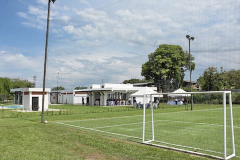 Inauguración sede deportiva de la Asociación Colombiana de 
Futbolistas Profesionales ACOLFUTPRO Ubicada en el Corregimiento Palmaseca Valle del Cauca.