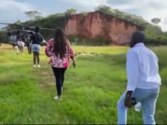 En helicóptero fueron llevados a Bogotá los familiares de Francia Márquez.

Foto tomada de X