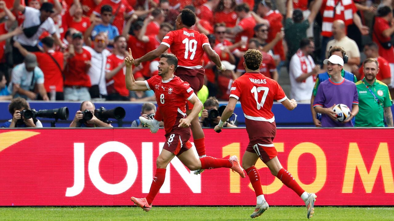 Júbilo suizo: están en los cuartos de final de la Euro 2024, dejando en el camino a la campeona Italia.