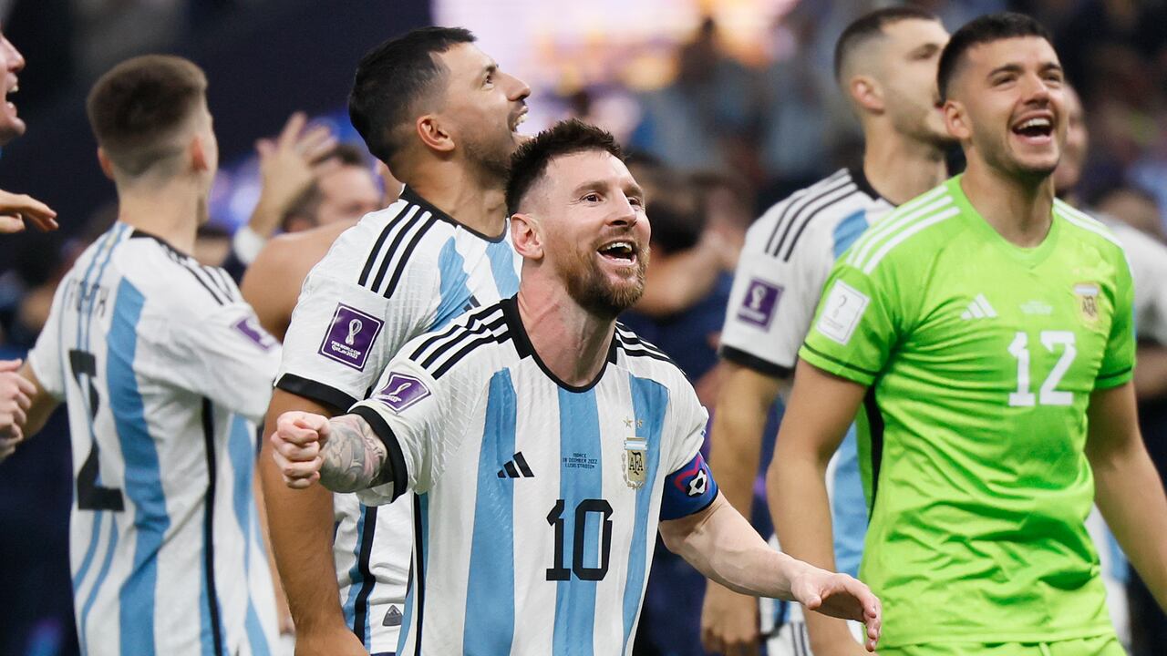 Lionel Messi celebrando la obtención de la Copa Mundial 2022.