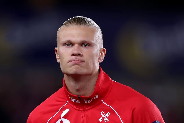 OSLO, NORWAY - OCTOBER 15: Erling Haaland of Norway looks on as their side lines up prior to the UEFA EURO 2024 European qualifier match between Norway and Spain at Ullevaal Stadion on October 15, 2023 in Oslo, Norway. (Photo by Maja Hitij - UEFA/UEFA via Getty Images)