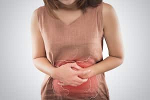 La inflamación del estómago puede ser generada por la ingesta de determinados alimentos.