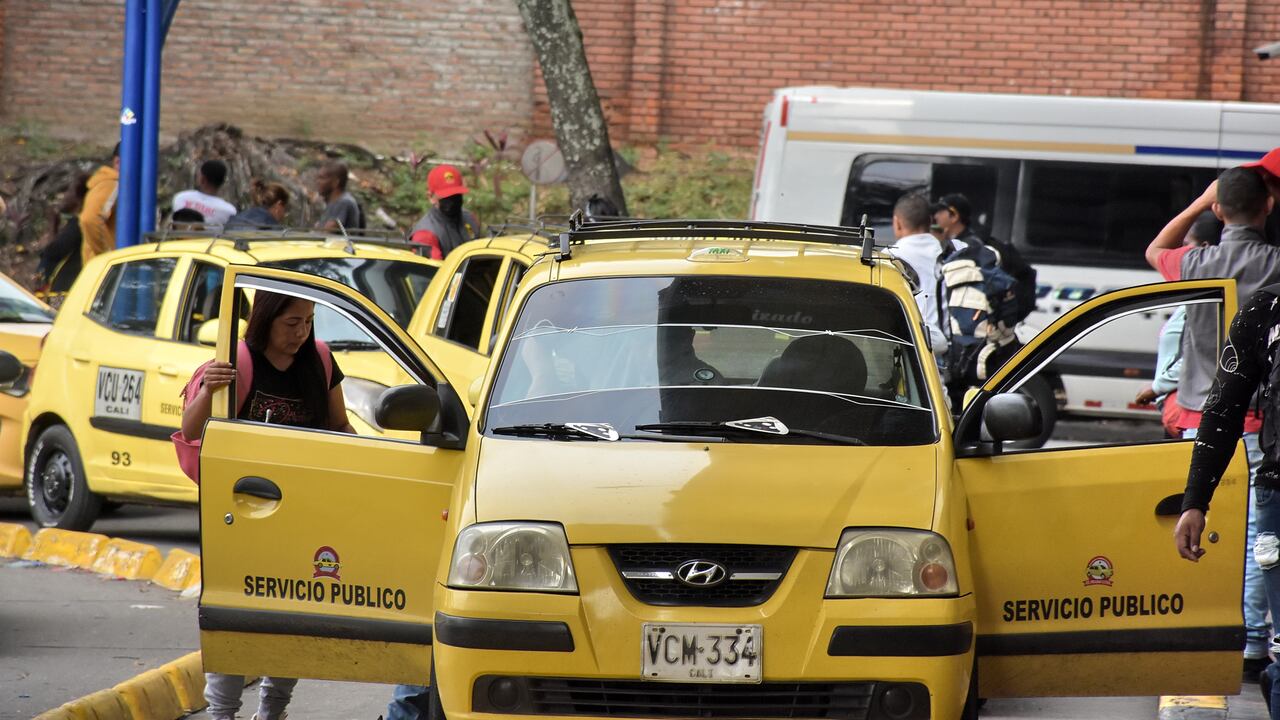 El Gremio de taxistas está a la espera de que se apruebe el decreto en el que se incrementa el valor de la tarifa de este servicio.