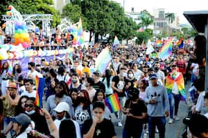 La marcha en conmemoración del Día del Orgullo Lgbtiq+ que se realizó el domingo en Cali, contó con una asistencia masiva. Inició en el Parque de las Banderas y culminó en el Bulevar del Río.