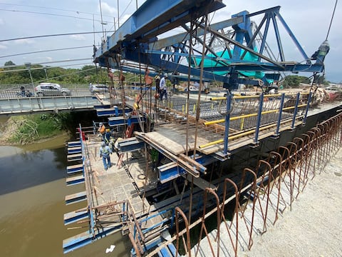 Obras en el puente de Juanchito avanzan con normalidad.