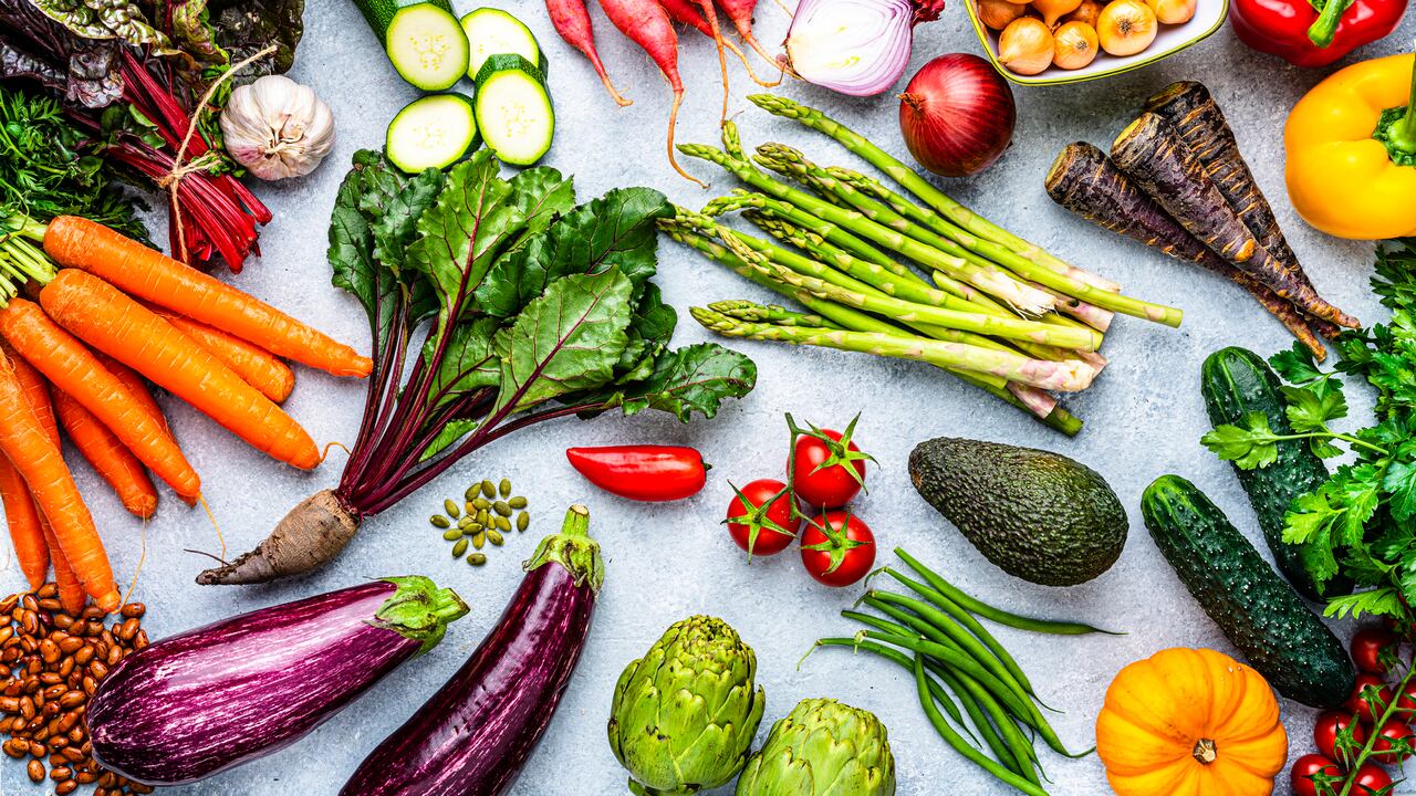Explore el mundo de las verduras y descubre el secreto mejor guardado: un vegetal que desafía las normas nutricionales convencionales.