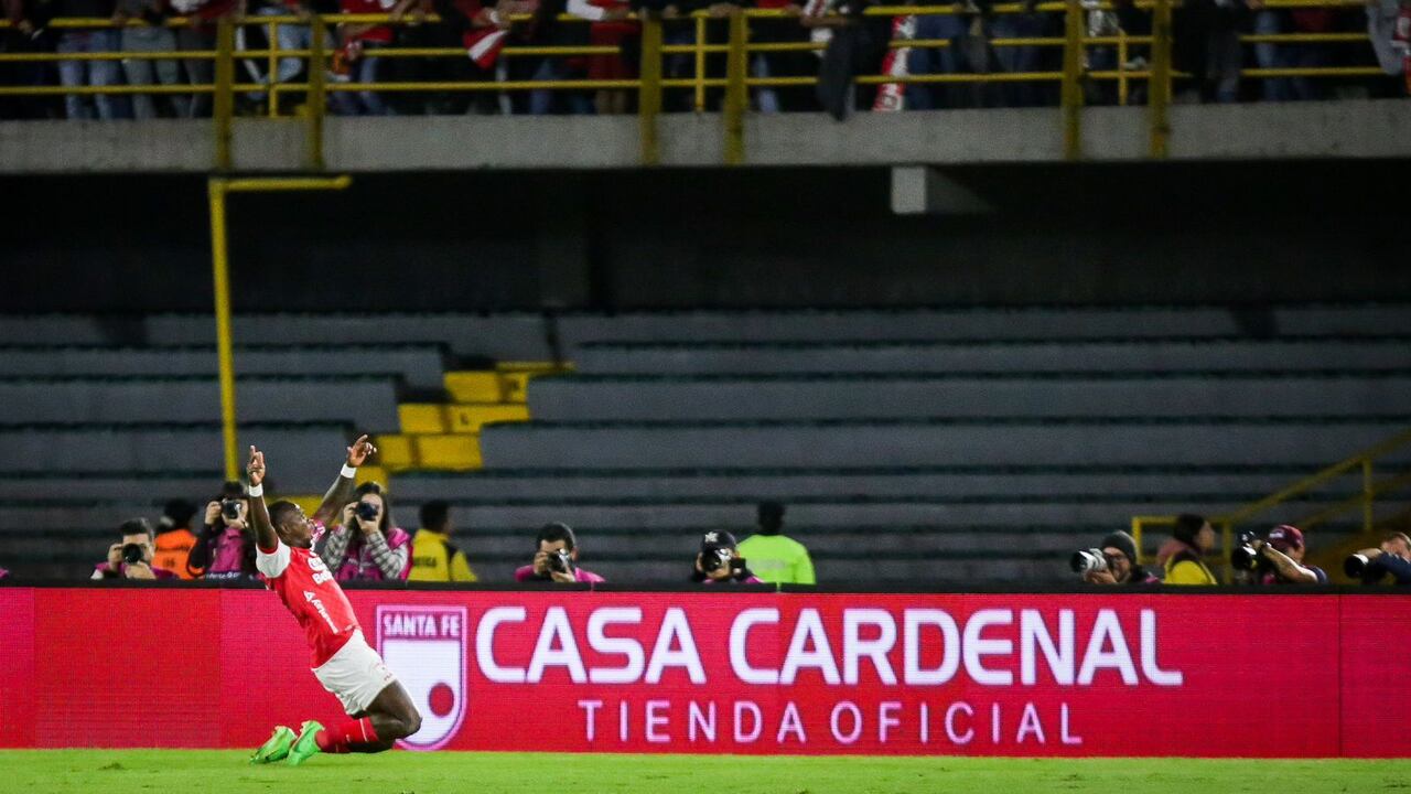 Imagen del partido entre Independiente Santa Fe y Deportes Tolima por la fecha 1 del Grupo B de los cuadrangulares semifinales de la Liga colombiana 2024.