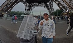 Los transeúntes que circularon en las cercanías de la Torre Eiffel, en la ciudad de París, Francia, también pudieron probar los postres de ‘Jesús Quesillo’.