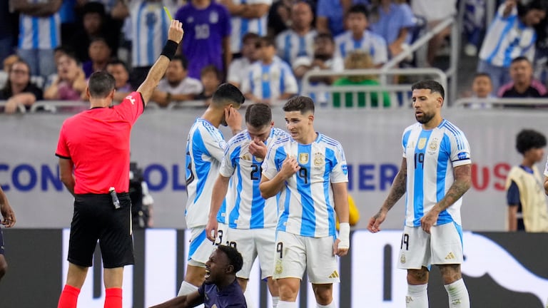 Imagen del duelo entre Argentina y Ecuador por los cuartos de final de la Copa América 2024.