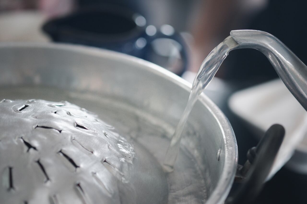 Aprenda a limpiar la plata de manera efectiva con bicarbonato de sodio.