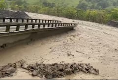 Al menos 16 veredas se encuentran incomunicadas por el derrumbe del puente en Carepa.