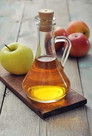 El vinagre de manzana es saludable para bajar los triglicéridos.